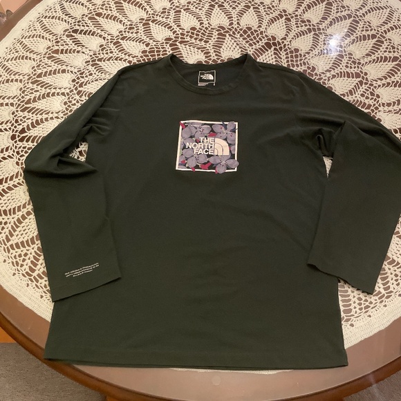 *RARE* New North Face Rhododendron Print Long Sleeve Shirt Size Large - Picture 1 of 4